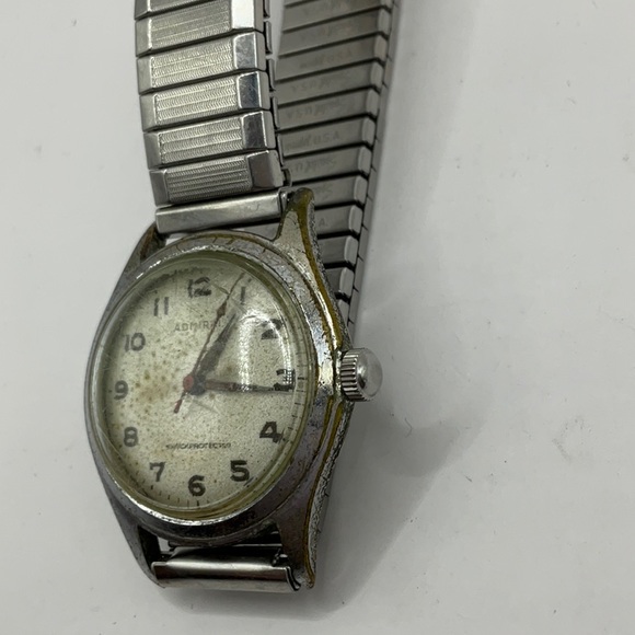 Vintage Admiral Midsize Swiss Made Mechanical Watch with Red Second Hand - Picture 2 of 5